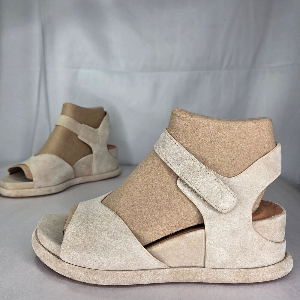 Gentle Souls by Kenneth Cole Jalleen Sandals